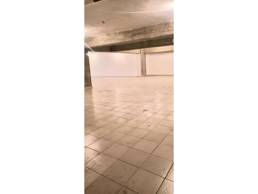 Alquilo local 900m2 El Llanito 2437 - 7