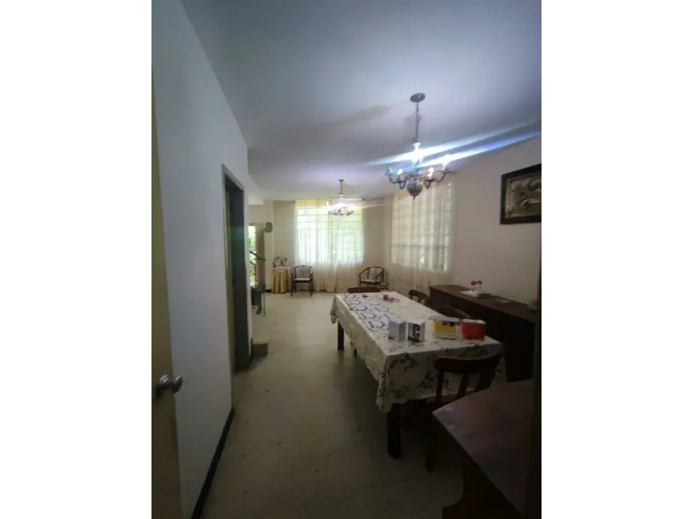 Se vende casa en calle cerrada 320m2 El Marqués 1089 - 16