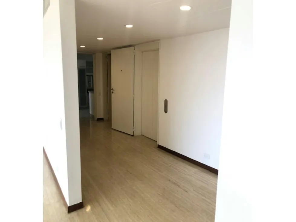 Se VND/ALQ Apto.-275m²-4H+4B-4P+1M+Vig.-Pozo-Seg.-Country Club - 11