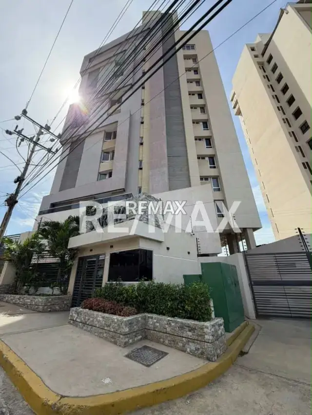 Apartamento en Alquiler Edificio Saraya