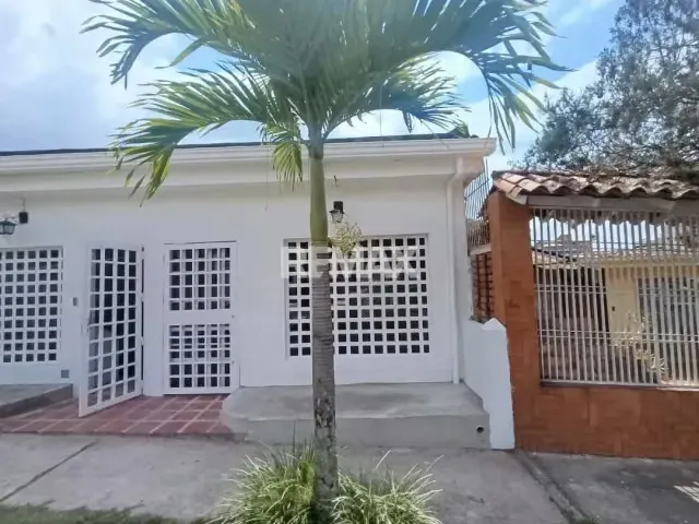 SE ALQUILA LOCAL COMERCIAL EN LA AV ESPAÑA