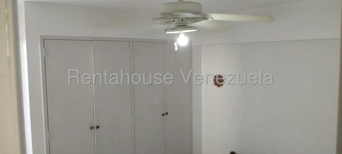 Apartamento (1 Nivel) en Alquiler en La Urbina, Distrito Metropolitano - 27