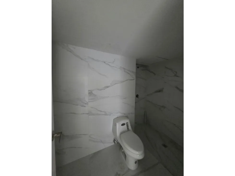 PLANTA BAJA EN VENTA 198 M2 OBRA BLANCA CON TERRAZA - URB CHULAVISTA - 7