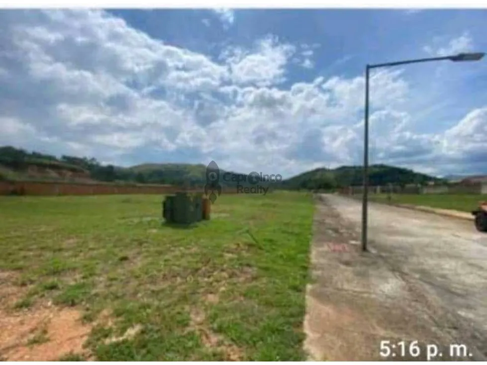 Terreno en Venta Lomas del Country Guataparo - 2