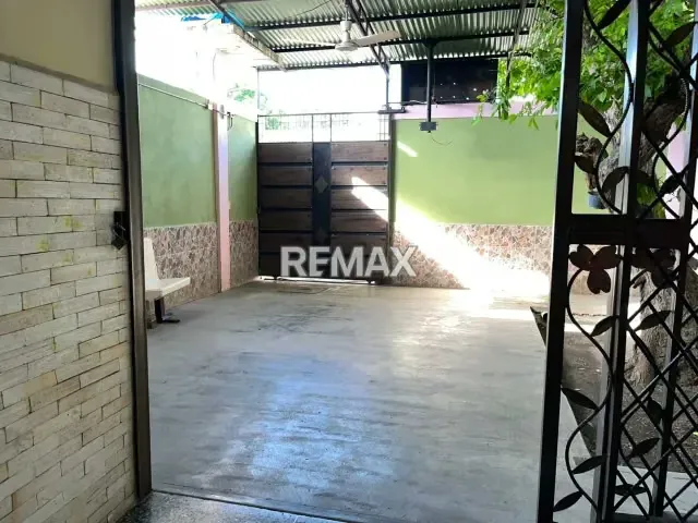 VENDO LOCAL COMERCIAL CON RESTAURANT EN QUIBOR - 2