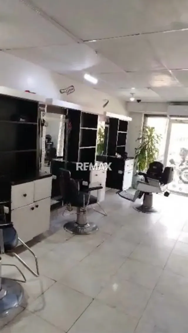 EN ALQUILER LOCAL PARA BARBERÍA, 23 de enero - 4