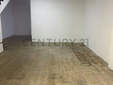 Edificio comercial en la calle más transitada de Catia. - 9