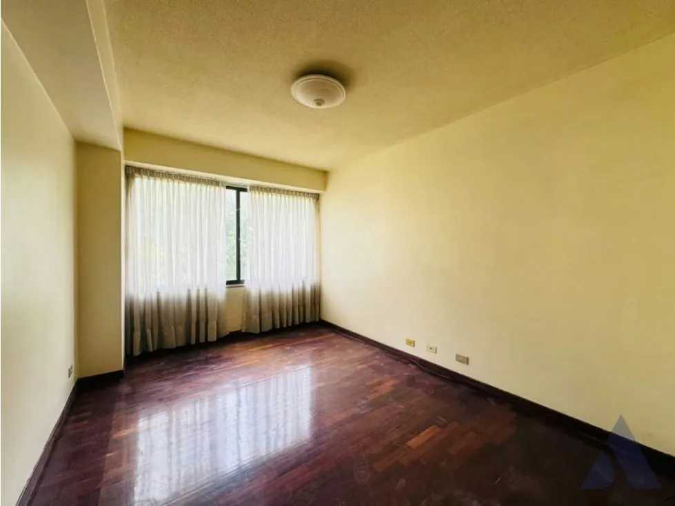 Se vende apartamento 264m2 4h/4b/3p Los Chorros 0078 - 9
