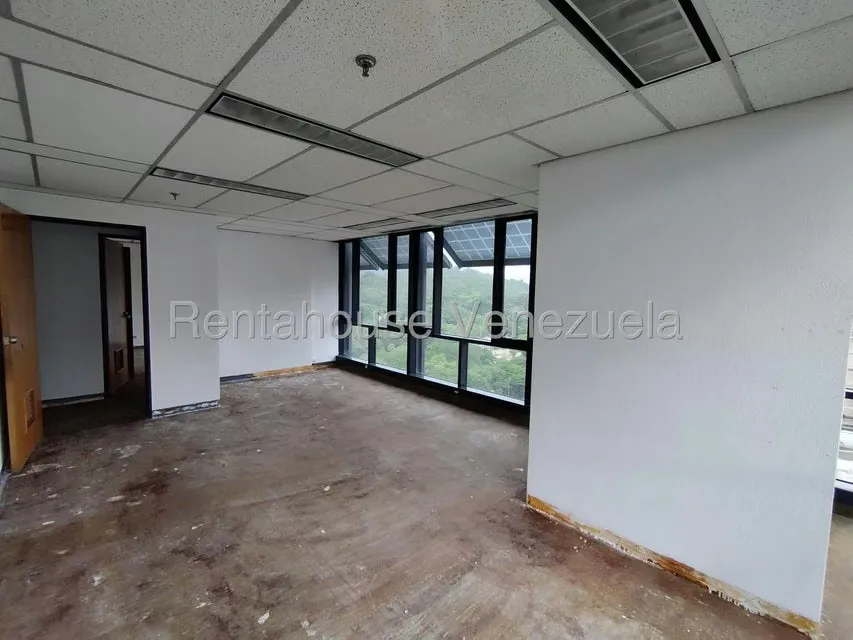 Oficina en Alquiler en Plaza Venezuela, Distrito Metropolitano - 11