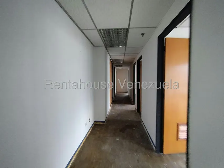 Oficina en Alquiler en Plaza Venezuela, Distrito Metropolitano - 21
