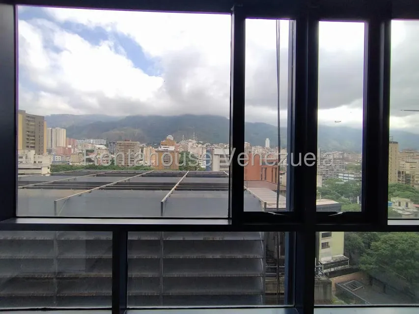 Oficina en Alquiler en Plaza Venezuela, Distrito Metropolitano - 22
