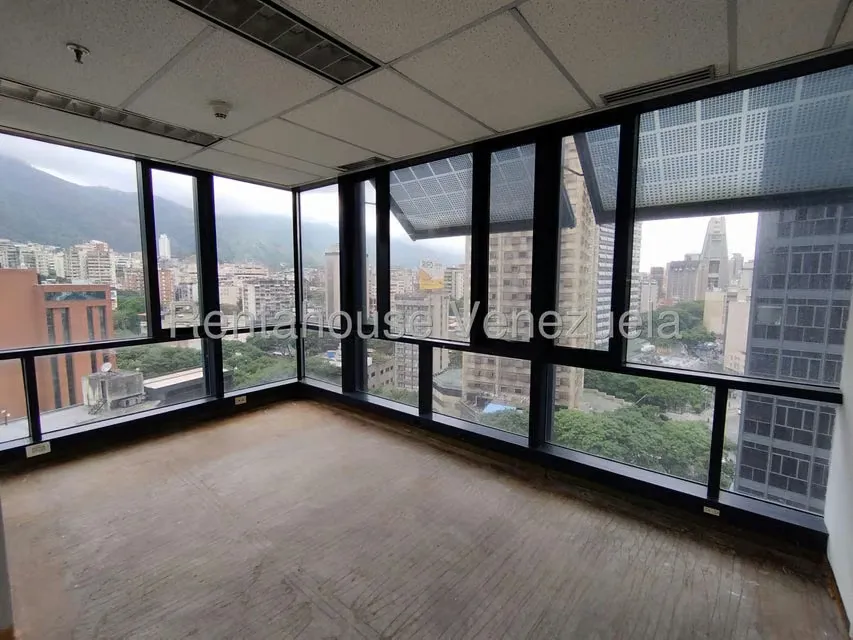 Oficina en Alquiler en Plaza Venezuela, Distrito Metropolitano - 27