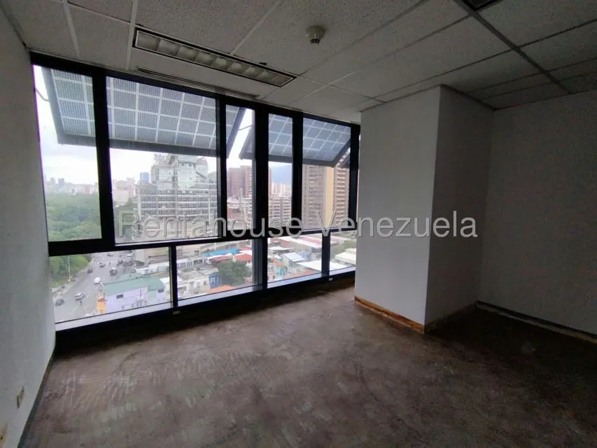 Oficina en Alquiler en Plaza Venezuela, Distrito Metropolitano - 7
