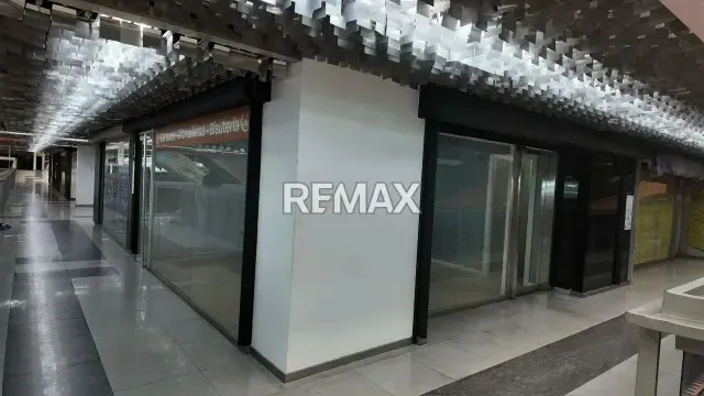 Alquilo Local en Centro Comercial Camoruco