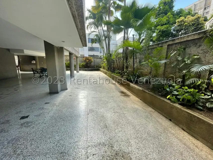 Apartamento (1 Nivel) en Alquiler en Altamira, Distrito Metropolitano - 2