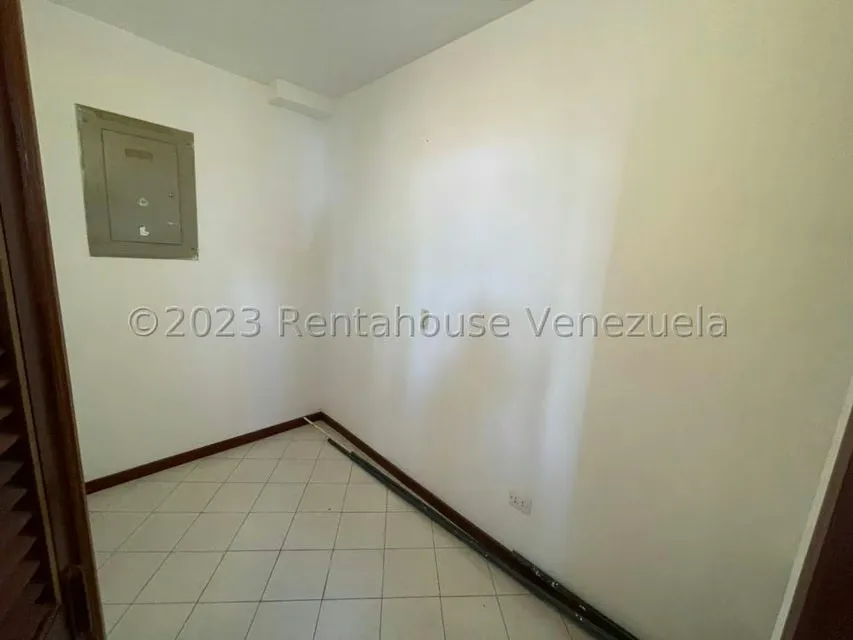 Apartamento (1 Nivel) en Alquiler en Altamira, Distrito Metropolitano - 24