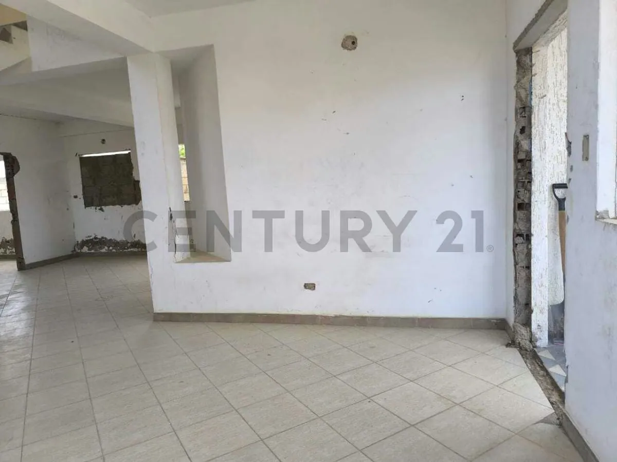 DE OPORTUNIDAD CASA 2 NIVELES PARA REMODELAR, ISLA DE MARGARITA - 3