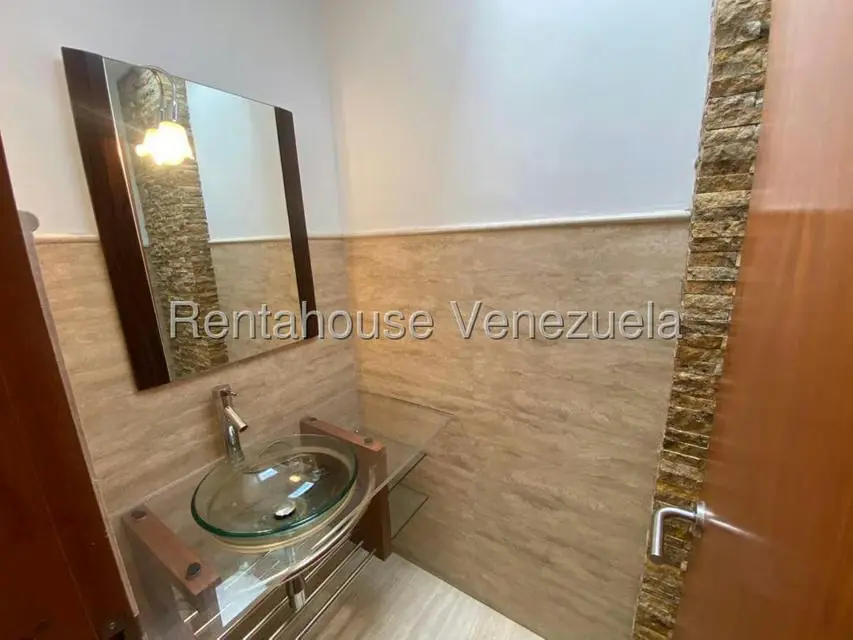 Townhouse (Multiples Niveles) en Alquiler en La Macarena Norte, Miranda - 11