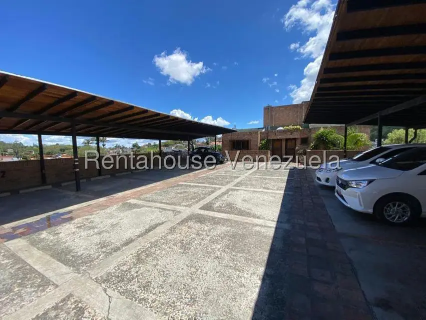 Townhouse (Multiples Niveles) en Alquiler en La Macarena Norte, Miranda - 3