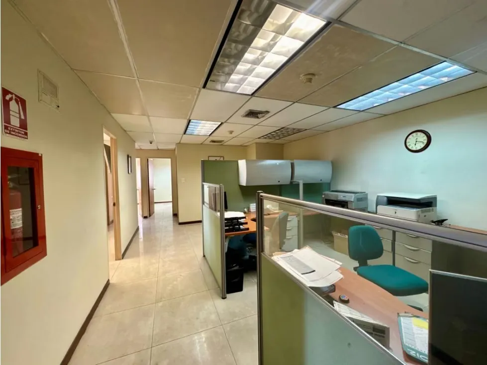 Se vende galpón c/ edificio administrativo 1629m2 Urb. Miranda 0797 - 27