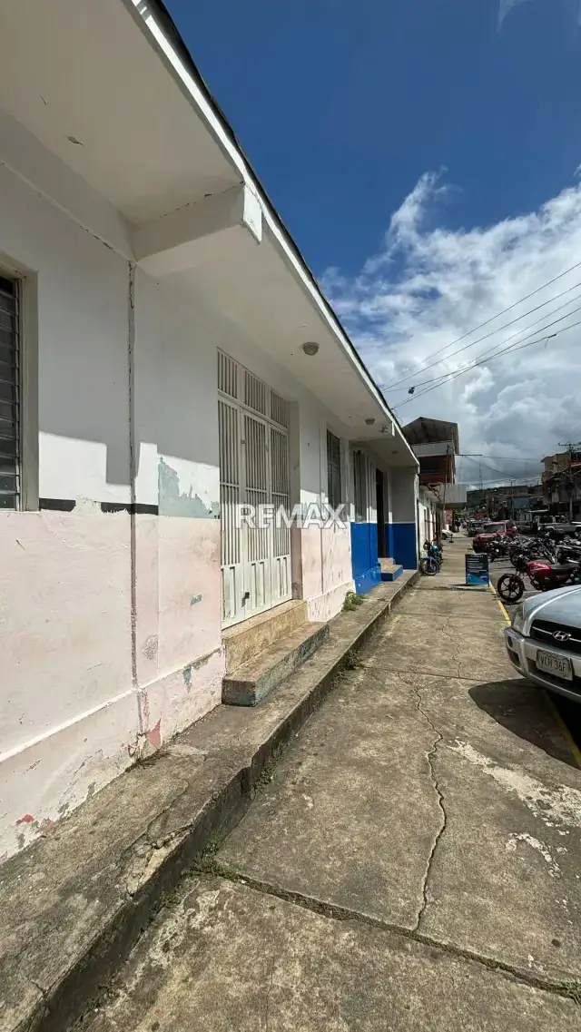 En Alquiler Local Comercial ubicado en Guanare, calle 15, entre carreras 11 y 12, sector El Cementerio