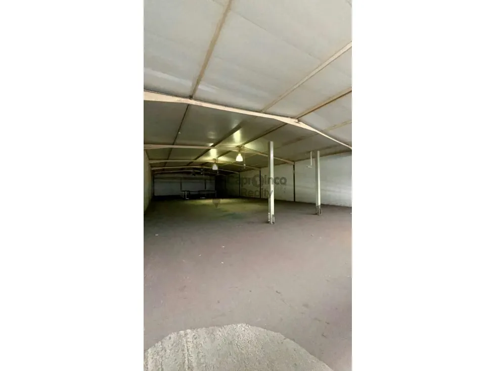 Local en venta en av. Bolívar norte Valencia. TCL L 9682582 - 3