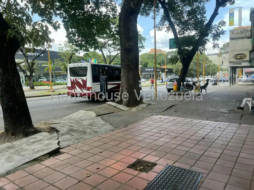 Local Comercial en Alquiler en Avenida Bolivar Norte, Carabobo - 14