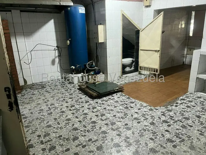 Local Comercial en Alquiler en Avenida Bolivar Norte, Carabobo - 8
