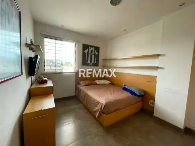 EDIFICIO EN VENTA CON LOCAL COMERCIAL Y APARTAMENTO - 11