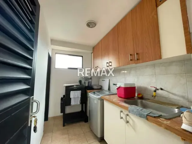 EDIFICIO EN VENTA CON LOCAL COMERCIAL Y APARTAMENTO - 12