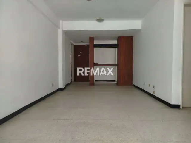 En Venta apartamento 72m2 2H1B. Los Palos Grandes