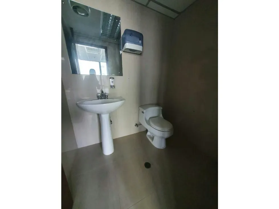Alquilo oficina 350m2 Chuao 0715 - 7