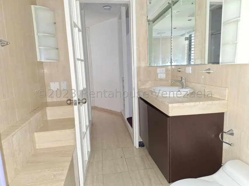 Apartamento (1 Nivel) en Venta en Los Naranjos del Cafetal, Distrito Metropolitano - 19