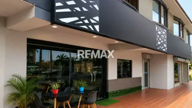 LOCAL COMERCIAL EN VENTA AVENIDA PRINCIPAL DE LECHERIA