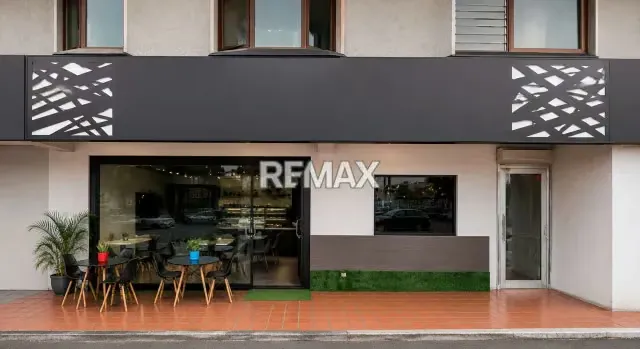 LOCAL COMERCIAL EN VENTA AVENIDA PRINCIPAL DE LECHERIA - 3