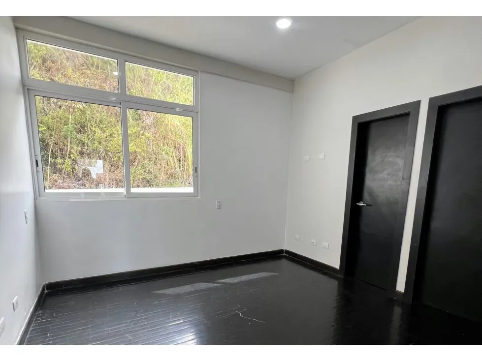 SE VENDE CASA EN LA LAGUNITA - 13