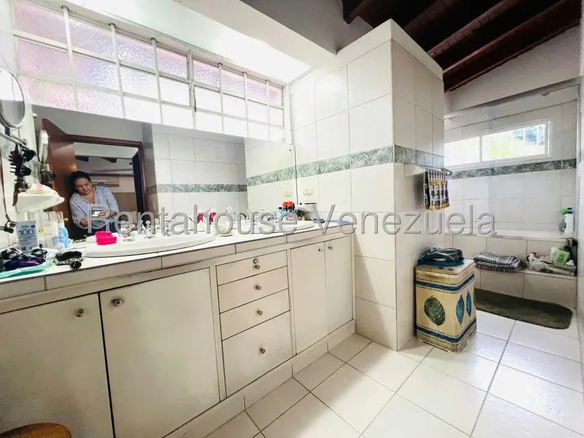 Casa (Multipes Niveles) en Venta en Prados del Este, Distrito Metropolitano - 16
