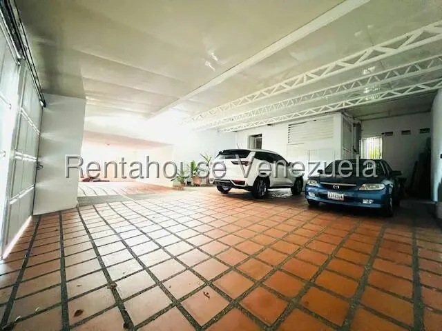 Casa (Multipes Niveles) en Venta en Prados del Este, Distrito Metropolitano - 23