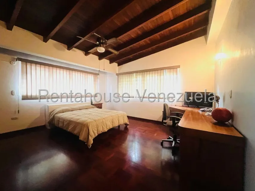 Casa (Multipes Niveles) en Venta en Prados del Este, Distrito Metropolitano - 36
