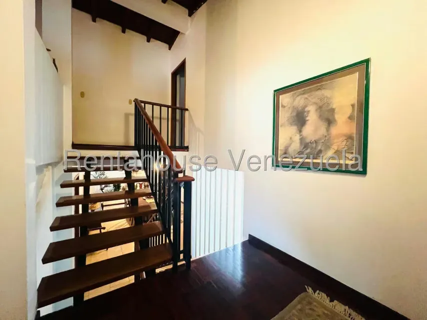 Casa (Multipes Niveles) en Venta en Prados del Este, Distrito Metropolitano - 38