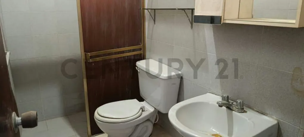 En venta Casa-Quinta con dos apartamentos listos para monetizar - 9