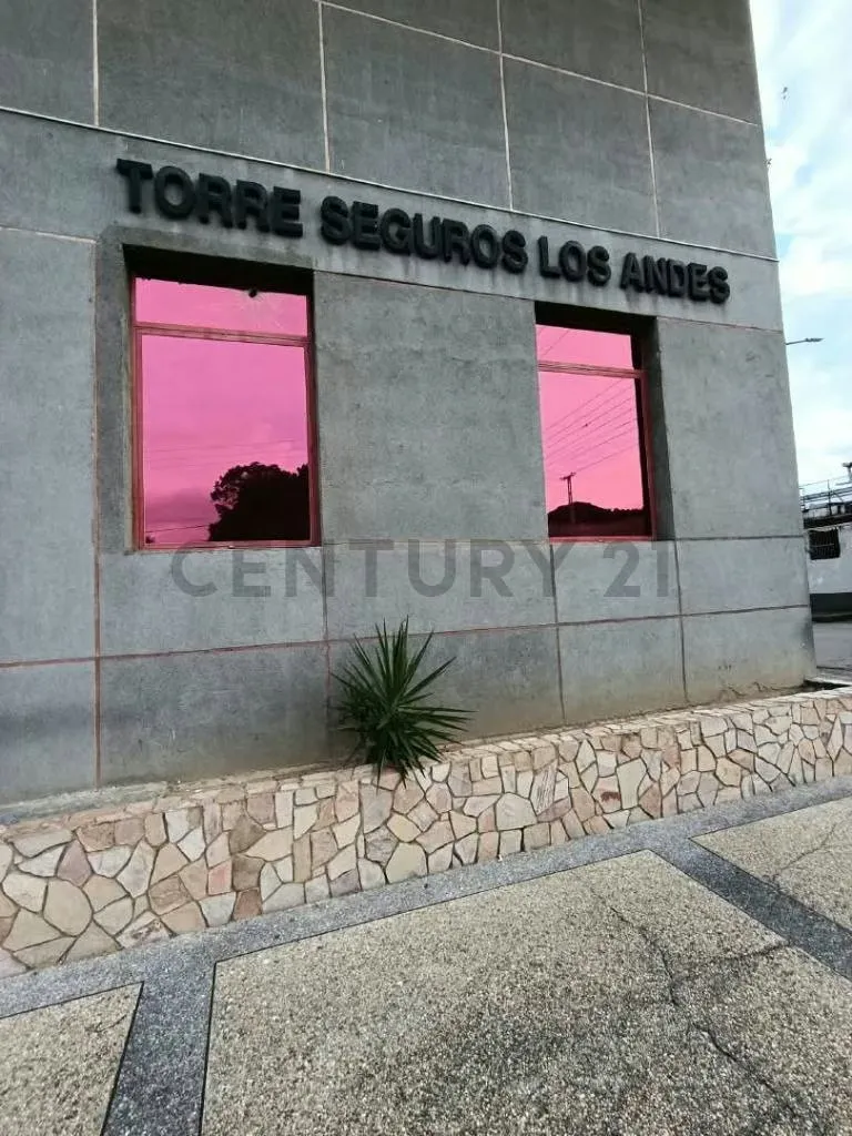 Oficina amoblada en venta Torre Seguros Los Andes