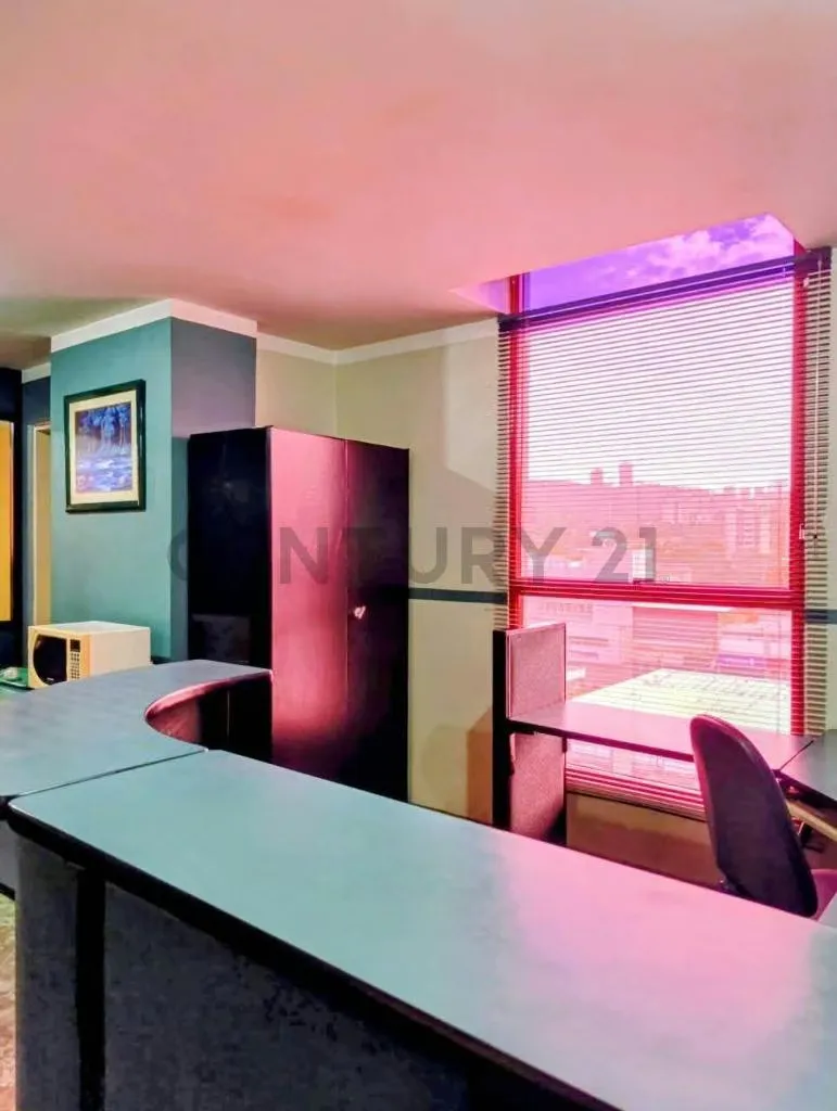 Oficina amoblada en venta Torre Seguros Los Andes - 9