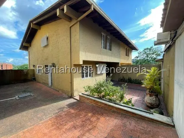 Casa (Multipes Niveles) en Venta en La Lagunita Country Club, Distrito Metropolitano