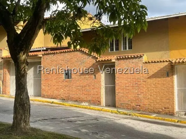 Casa (Multipes Niveles) en Venta en La Lagunita Country Club, Distrito Metropolitano - 2