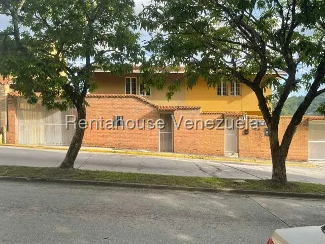 Casa (Multipes Niveles) en Venta en La Lagunita Country Club, Distrito Metropolitano - 3
