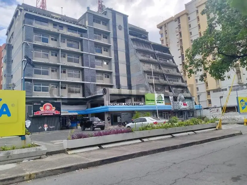 OFICINA EN ALQUILER LAS DELICIAS MARACAY CENTRO ANDRES BELLO