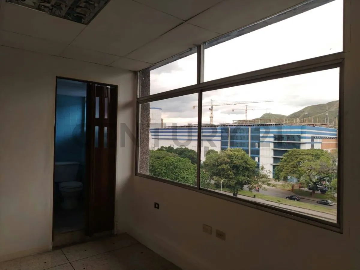 OFICINA EN ALQUILER LAS DELICIAS MARACAY CENTRO ANDRES BELLO - 7