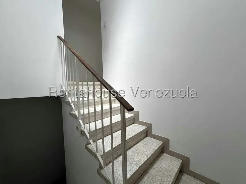 Casa (Duplex) en Alquiler en Los Chorros, Distrito Metropolitano - 13