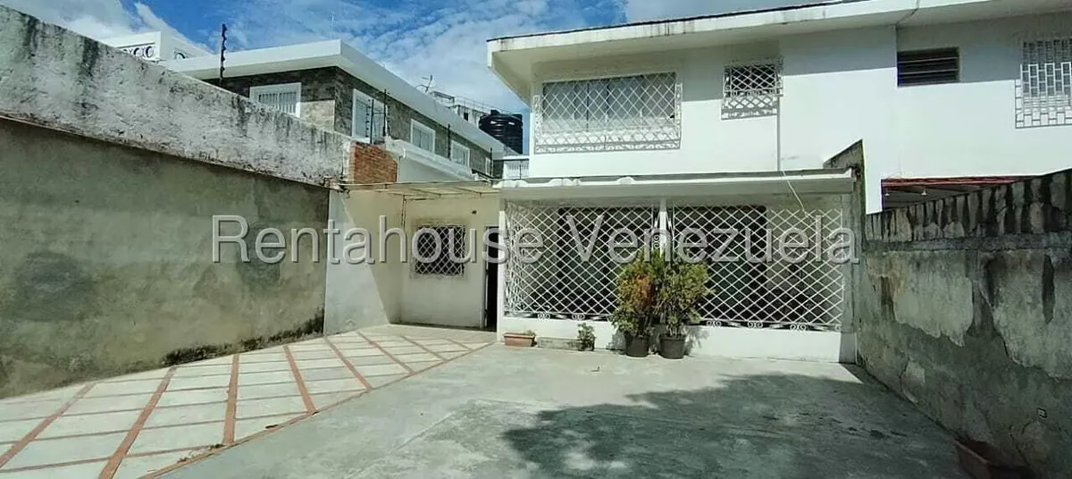 Casa (Duplex) en Alquiler en Los Chorros, Distrito Metropolitano - 3